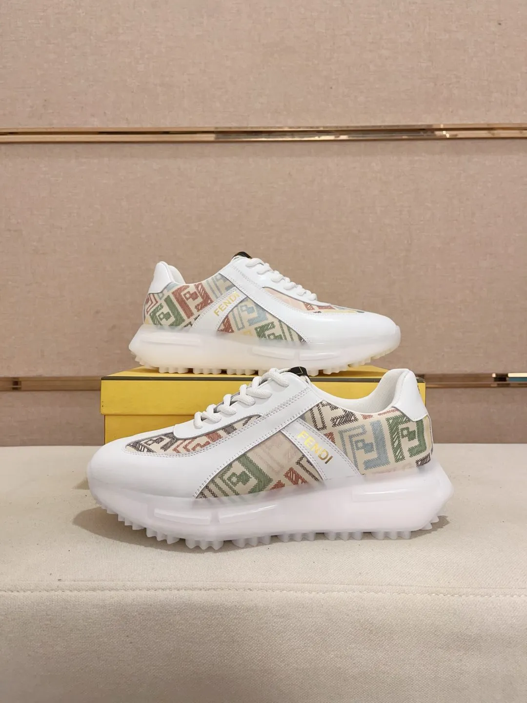 Men's shoes 💰 462💰 (fendi) New style 👊🏻 upper 🇮🇹 imported cowhide fabric 🇩🇪 lining imported sheepskin lining. The original outsole is molded to highlight the identity of every man, and the upper foot is elegant and stable🚶🏻🚶🏻The high-end custom counters reproduce the original version📯No matter the wind or rain, the shoe last remains unchanged and can withstand the verification of time🔍️,🔵 Size: 38-44